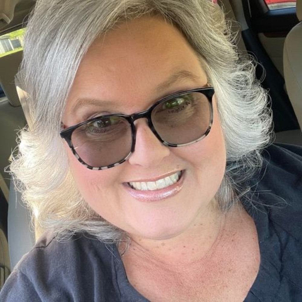 Meet your Posher, Lynn